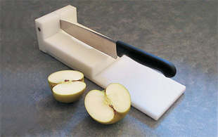 SPACE SAVER CUTTING BOARD